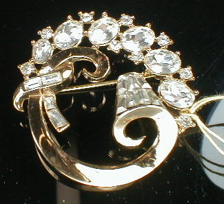 TRIFARI Pat PEND RhineSTONE Pin - VINTAGE -