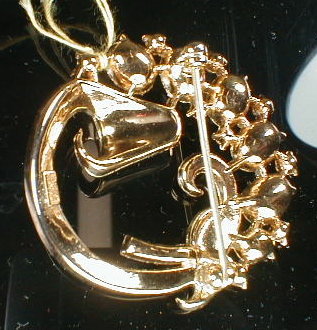 TRIFARI Pat PEND RhineSTONE Pin - VINTAGE -