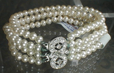Deltah Bracelet Rhinestone Clasp -VINTAGE-