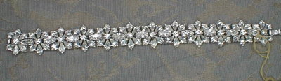 TRIFARI Rhinestone BRACELET - Snowflakes -