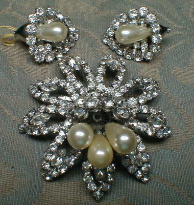 WEISS Brooch EARRINGS Set - Rhinestone Flowers -
