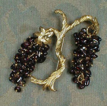 AMETHYST Grape ViNE Pin - VINTAGE -