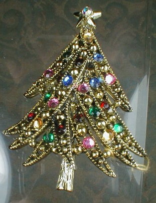 HOLLYCRAFT Christmas TREE Pin - VINTAGE -