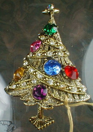 HOLLYCRAFT Christmas TREE Pin - VINTAGE -