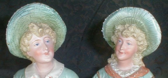 BISQUE Figurines Country Boy & Girl - ANTIQUE -