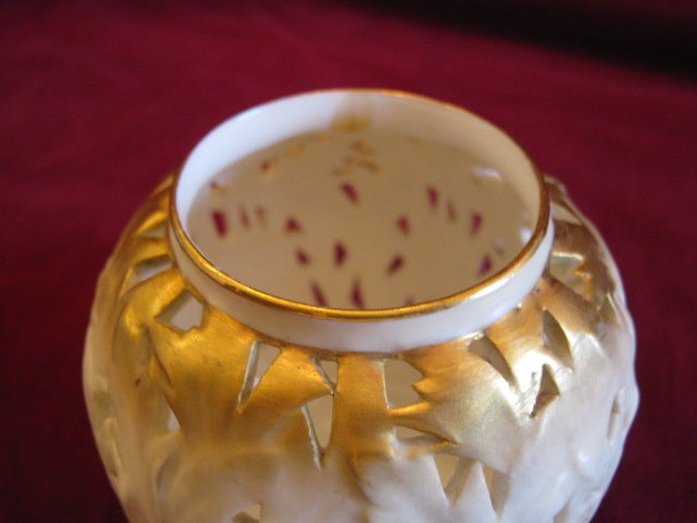 ROYAL WORCESTER Reticulated Vase - ANTIQUE -