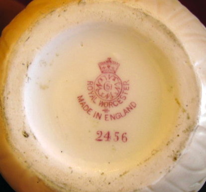 ROYAL WORCESTER Reticulated Vase - ANTIQUE -
