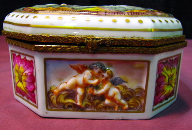 Capodimonte Octagonal Hinged Box - Made in France -