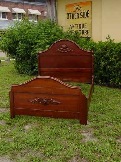 Antique Victorian Solid American Black Walnut Full Size Bed