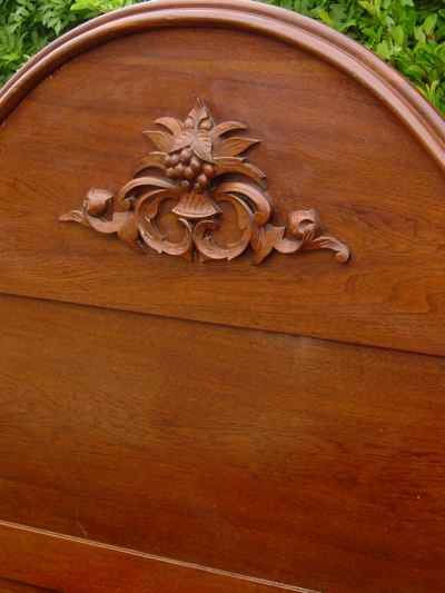 Antique Victorian Solid American Black Walnut Full Size Bed