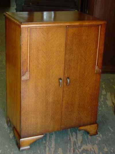 English Quarter Sawn Tiger Oak Fitted Wardrobe