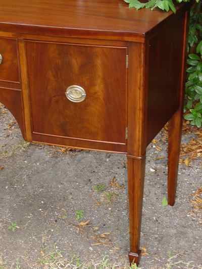 Antique Federal Style Mahogany Sideboard/Buffet