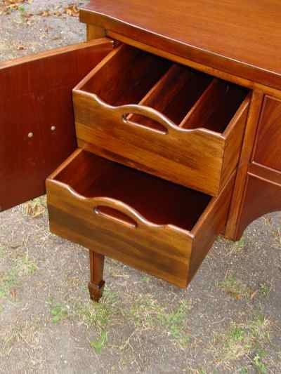 Antique Federal Style Mahogany Sideboard/Buffet