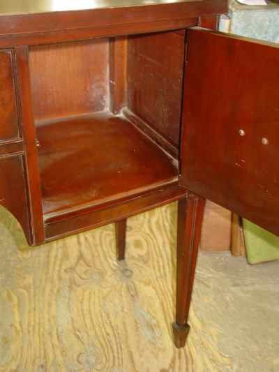 Antique Federal Style Mahogany Sideboard/Buffet