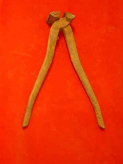 Antique Iron Nail Puller