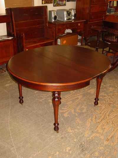 Mount Airy Mantel and Table Company Mahogany Table & Chair Dining Set