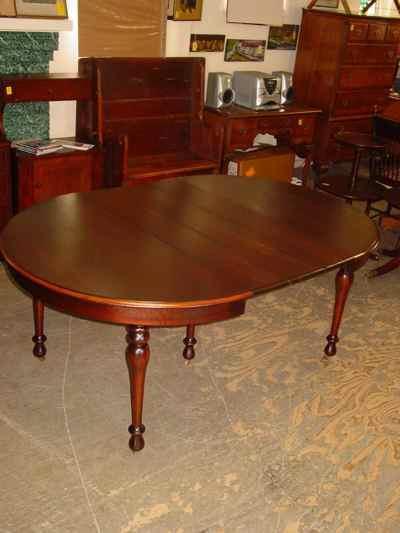 Mount Airy Mantel and Table Company Mahogany Table & Chair Dining Set