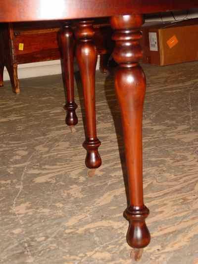 Mount Airy Mantel and Table Company Mahogany Table & Chair Dining Set