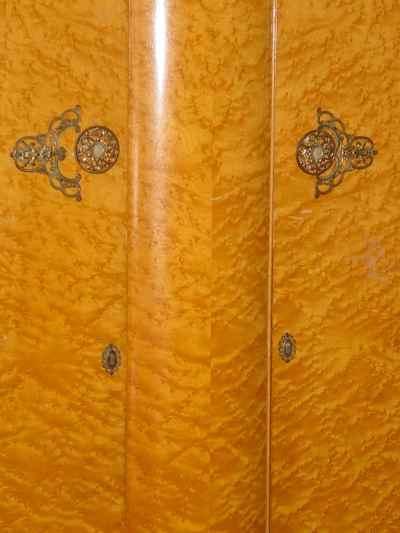 Majority Furniture English Birdseye Maple Large Fitted Wardrobe