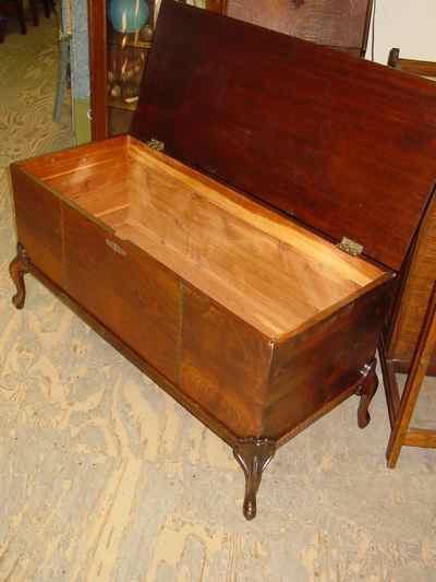 Ed Roos Company Solid Cedar Chest