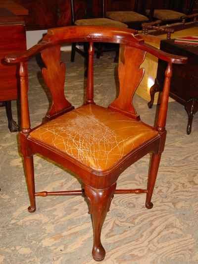 Vintage Chippendale Style Solid Mahogany Roundabout Corner Chair