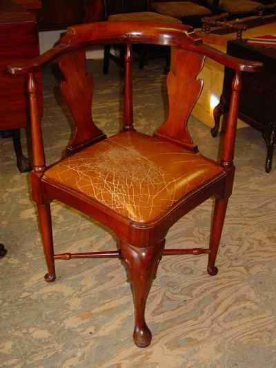 Vintage Chippendale Style Solid Mahogany Roundabout Corner Chair