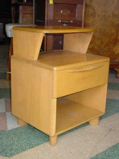 Pair of Heywood-Wakefield Solid Maple Champagne Deluxe Encore Night Stands M538