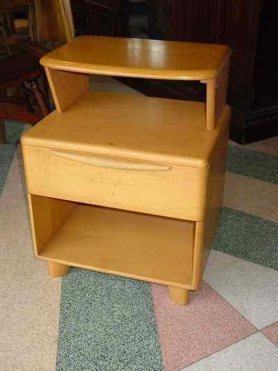 Pair of Heywood-Wakefield Solid Maple Champagne Deluxe Encore Night Stands M538
