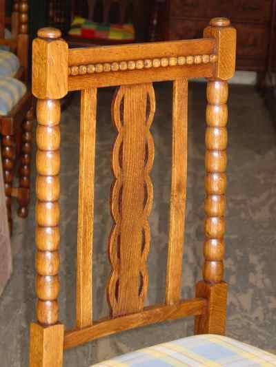 Set of 4 Antique English Spool Style Solid 1/4 Sawn Tiger Oak Chairs