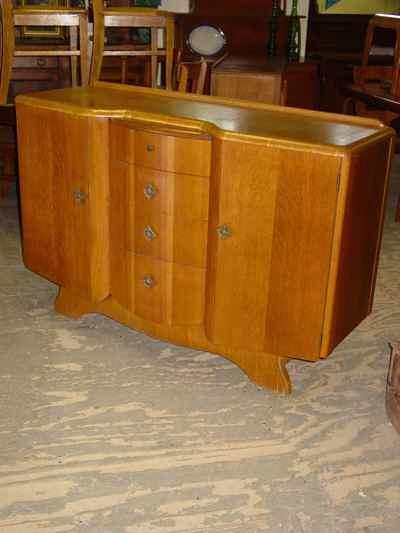 English Vintage Art Deco Style 1/4 Sawn Tiger Oak Sideboard/Buffet