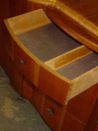 English Vintage Art Deco Style 1/4 Sawn Tiger Oak Sideboard/Buffet