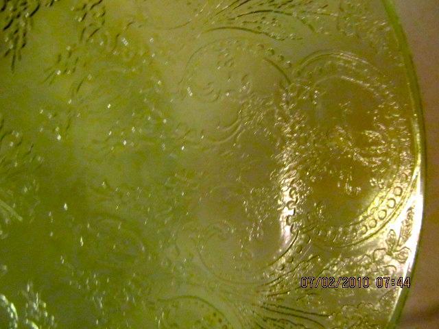 Horseshoe Pattern Depression Green Vaseline Glass