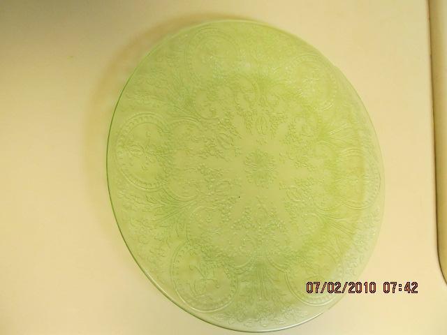 Horseshoe Pattern Depression Green Vaseline Glass