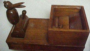 Raven Cigarette Dispenser - Tobacciana