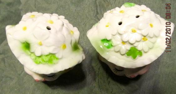 Winkin' Miss Priss Kitty ENESCO Salt + Pepper - Fine Porcelain