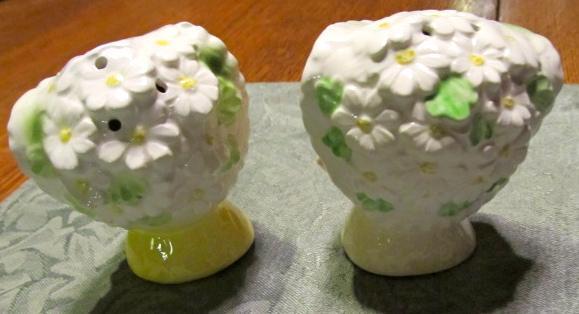 Winkin' Miss Priss Kitty ENESCO Salt + Pepper - Fine Porcelain
