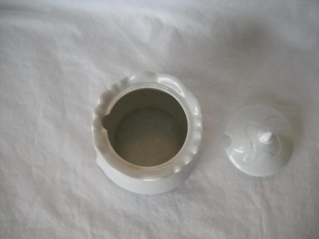 Renaldiz fine china JAPAN. Condiment jar