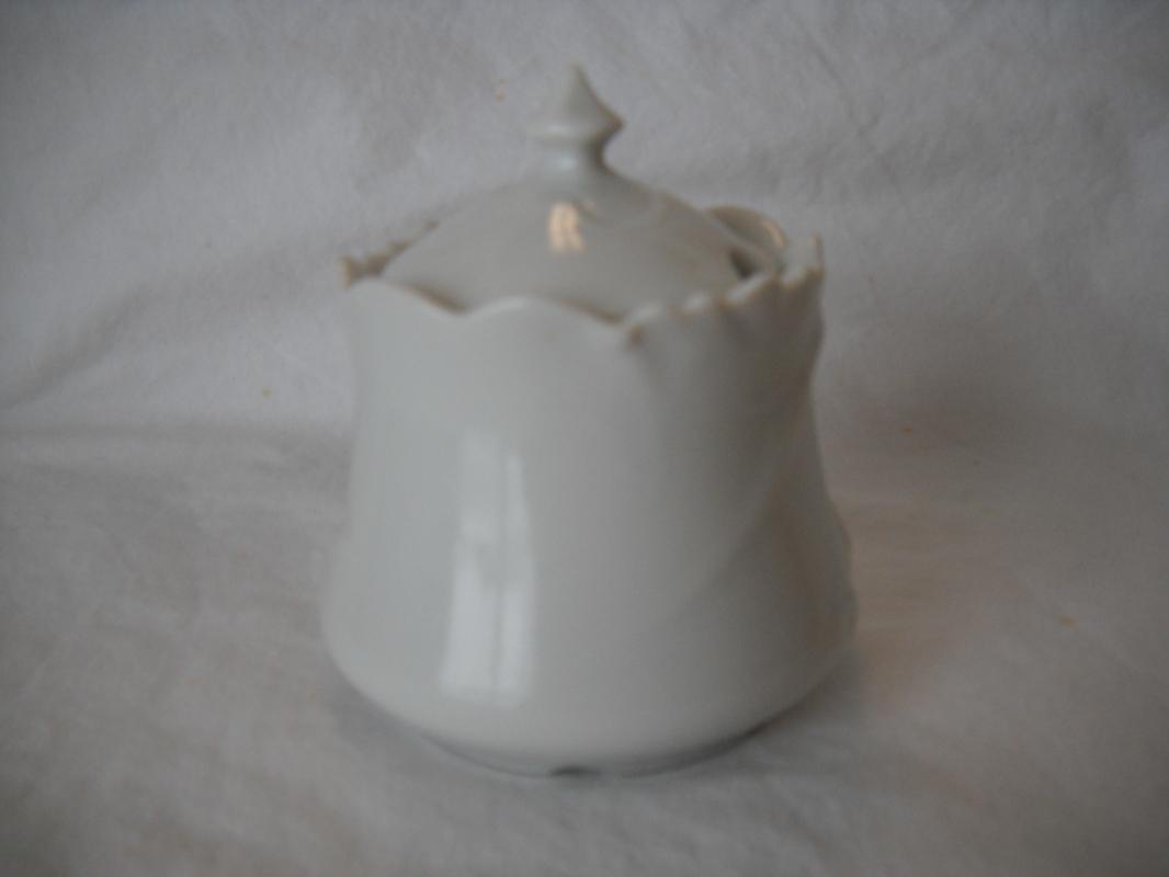 Renaldiz fine china JAPAN. Condiment jar