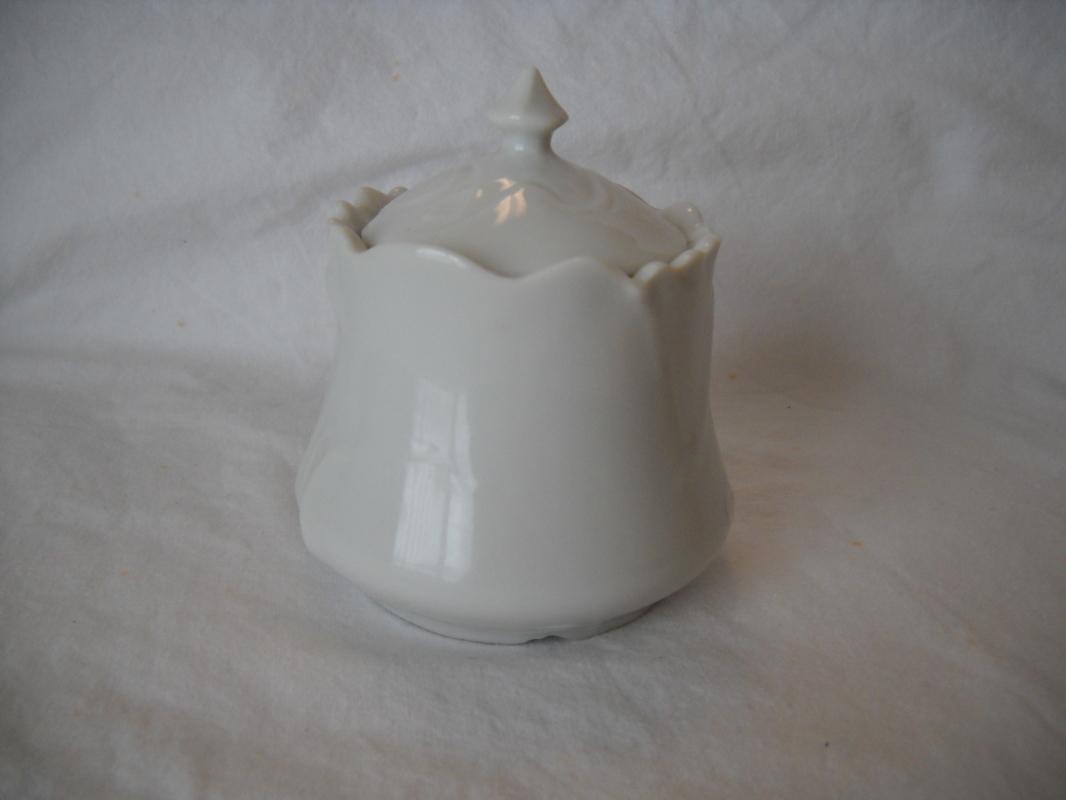 Renaldiz fine china JAPAN. Condiment jar