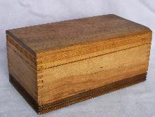 THE SPICE CHEST Set of 8 Shakers in Original Chest - Misc.