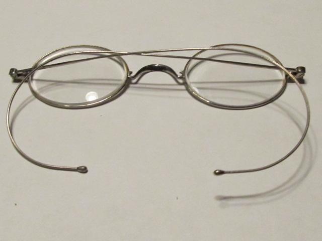 Eye Glasses Child's Oval Wire Rim - Glass