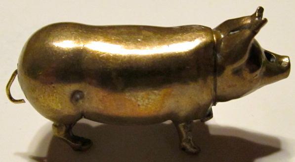 GO TO BED VESTA CASE Figural Brass PIG - Metalware