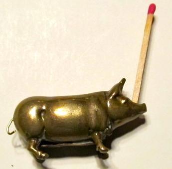 GO TO BED VESTA CASE Figural Brass PIG - Metalware