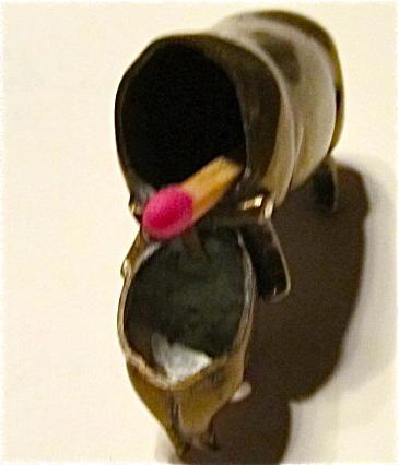 GO TO BED VESTA CASE Figural Brass PIG - Metalware