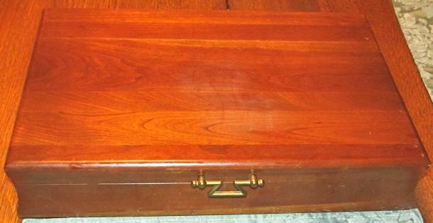 1881 Rogers ONEIDA LTD. 8 place settings in BOX - Silver