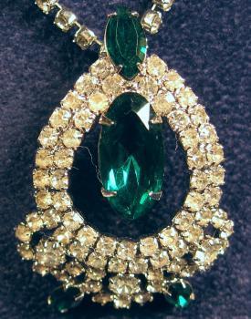 Jewelry Emerald Green & Rhinesone Parure - Necklace Bracelet and Clip Earring - Vintage Costume Jewelry Set