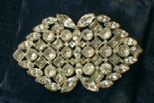 Jewelry HUGE vintage Rhinestone Brooch - Size Does Matter -
