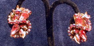 Jewelry Robert' Clip Earrings Pink S Rhinestones on Goldtone - Vintage Costume Jewelry Pin