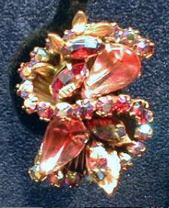 Jewelry Robert' Clip Earrings Pink S Rhinestones on Goldtone - Vintage Costume Jewelry Pin