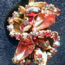 Jewelry Robert' Clip Earrings Pink S Rhinestones on Goldtone - Vintage Costume Jewelry Pin